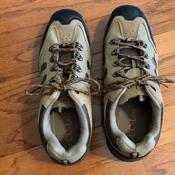 CC-Los Men’s hiking brown and tan waterproof shoes..  NWT main image 5